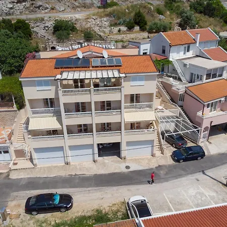 Knezevic Apartment *